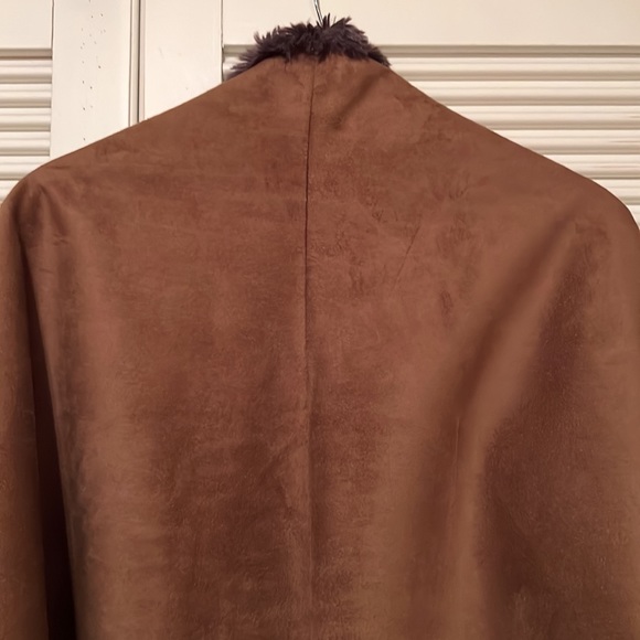 KATIE TODD Faux Suede Faux Fur Lined Wrap - Picture 4 of 7